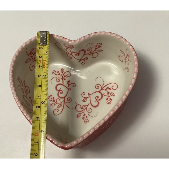 Vintage Temptations Heart Shaped Ramekin Baking Dish Lid Floral Lace Trinket Box - Picture 8 of 10